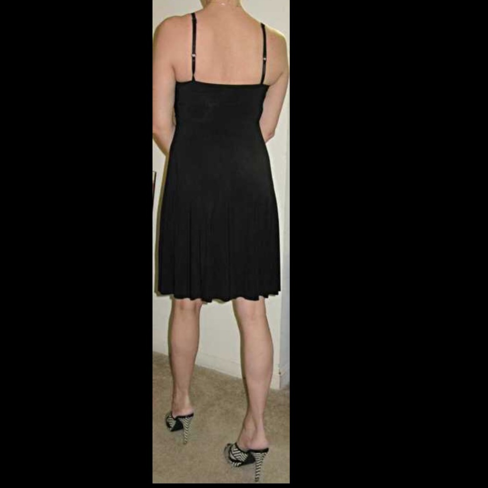 Women’s dress size small - Picture 2 of 2